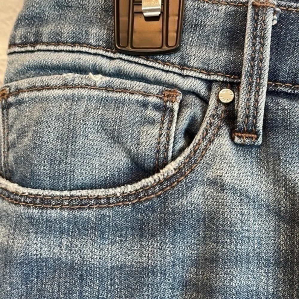 White House Black Market Girlfriend jeans -size 8S - Picture 8 of 14